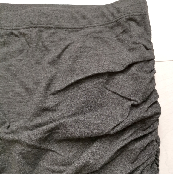 Cotton mini skirt ruched side vans - Picture 3 of 3